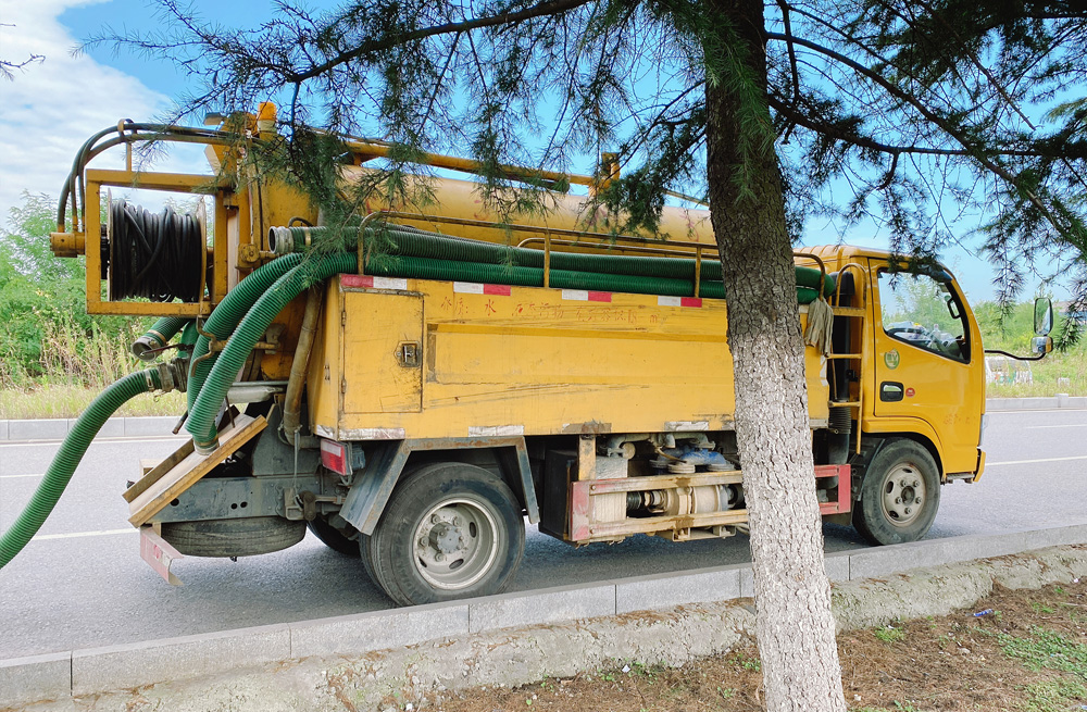 283石埠桥村清洗抽粪车
